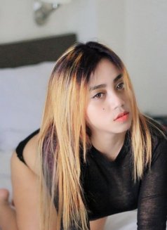 Vio - escort in Jakarta Photo 4 of 5