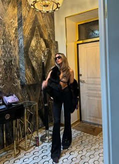 Viola - escort in Dubai Photo 5 of 7