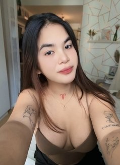 Violet - Transsexual escort in Manila Photo 8 of 11