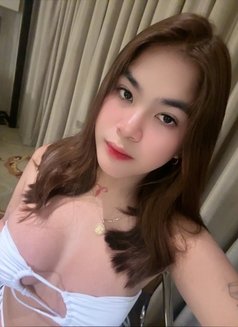 Violet - Transsexual escort in Manila Photo 9 of 11