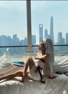 Violet - puta in Bangkok Photo 4 of 12