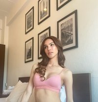 Farida 69, pink virgin penis - Transsexual escort in Rome