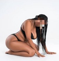 Violette - puta in Cairo Photo 1 of 3