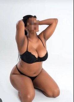 Violette - escort in Cairo Photo 2 of 3