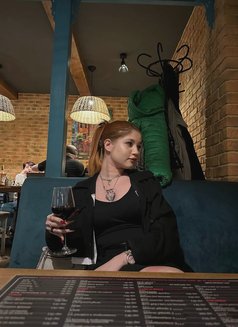 Violla - escort in Dubai Photo 2 of 11