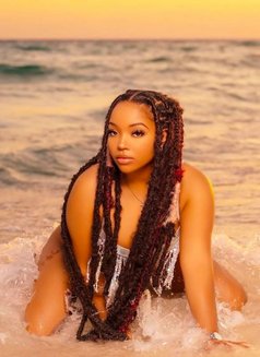 Vion - escort in Ahmedabad Photo 6 of 9