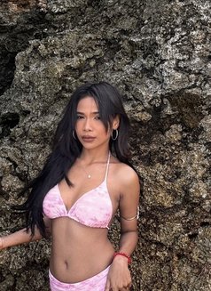 Viona - escort in Bali Photo 16 of 17