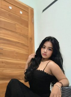 Vionitta Luna - escort in Bali Photo 3 of 6