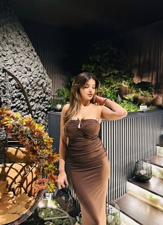 VIP Akansha - Acompañante in Dubai Photo 1 of 4