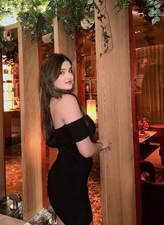 VIP Akansha - Acompañante in Dubai Photo 2 of 4