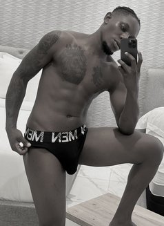9 inches Big Black Dik - Acompañantes masculino in Riyadh Photo 8 of 8