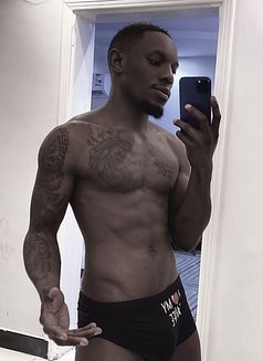 Call Me Daddy - Male escort in Riyadh Photo 2 of 4