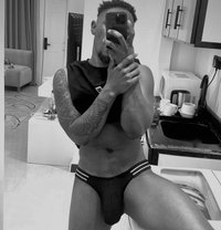Vip Black Top - Male escort in Riyadh