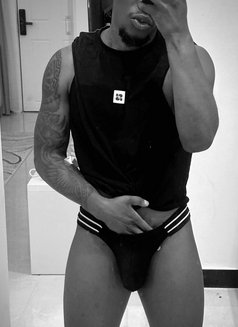 Vip Black Top - Male escort in Jeddah Photo 3 of 6