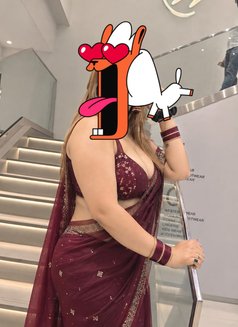 Vip rani independent bhabhi - Intérprete de adultos in New Delhi Photo 13 of 15