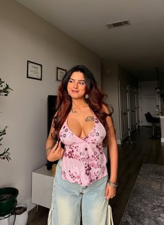 Vip Escort High Profile - puta in Ahmedabad Photo 1 of 3