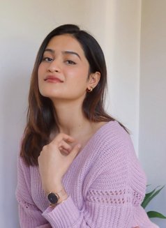 Vip Escort - puta in Kathmandu Photo 3 of 3