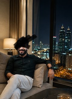 Vip Escort مرافقة الشخصيات المهمة - Acompañantes masculino in Al Manama Photo 11 of 11