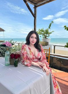 Vip Escort - puta in Osaka Photo 2 of 6