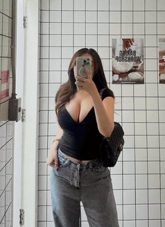 Vip Escort - puta in Osaka Photo 3 of 6