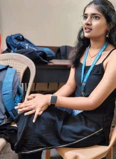 Vip Escort Service - puta in Chennai Photo 2 of 2