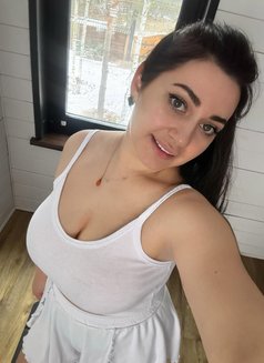 Vip Escort Service - escort in Kolkata Photo 3 of 6