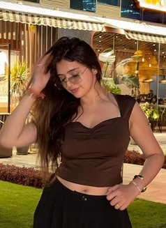 Vip Escort Service - escort in New Delhi Photo 2 of 6