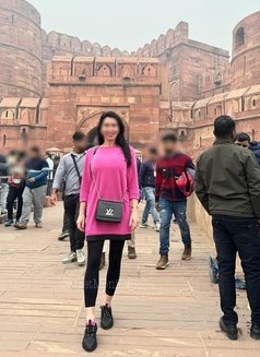 VIP girlfriend for hire - puta in Mumbai Photo 10 of 30