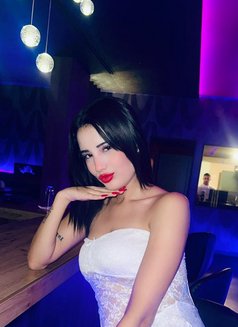 Vip Hiba - puta in İstanbul Photo 2 of 4