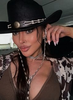 Vip Hot BARBIE PORNSTAR - Transsexual escort in Bangkok Photo 24 of 24