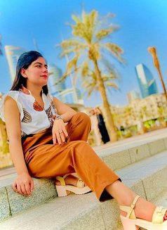 Vip Indian Girls for Companionship - puta in Dubai Photo 2 of 8
