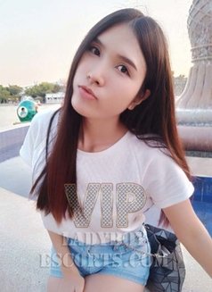 VIP Ladyboy Escorts - Agencia de acompañantes transexuales in Bangkok Photo 8 of 12
