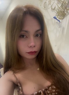 Vip massage youngJem versa both - Transsexual escort in Abu Dhabi Photo 23 of 23