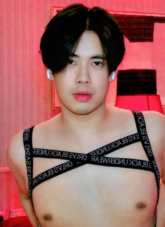 Hello I'm Leo - Male escort in Riyadh Photo 2 of 16