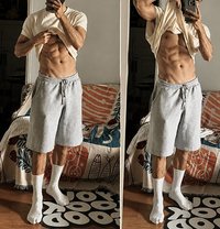 Vip Service Available in Singapore - Male escort in Singapore Photo 1 of 3