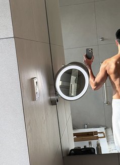 Vip Service for Couple, Middle Eastern - Acompañantes masculino in Jakarta Photo 1 of 2