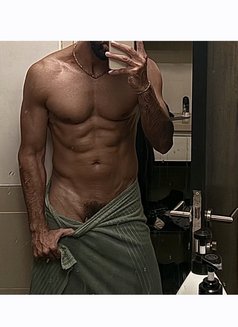 Vip Service for Couples - Acompañantes masculino in Jakarta Photo 1 of 3