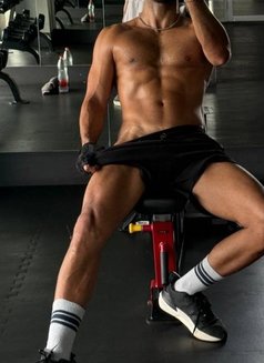 Vip Service for Couples - Male escort in Kuala Lumpur Photo 2 of 5