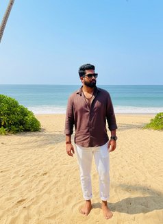 Professional therapists - Acompañante masculino in Bangalore Photo 2 of 4