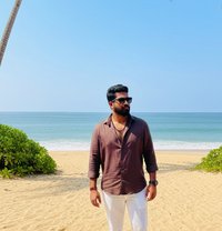 VIP service - Acompañante masculino in Bangalore Photo 2 of 4