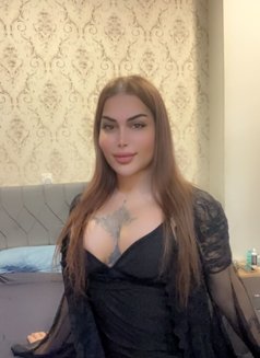 امتلك اكبر قضيب زيارة ا VIP ملكة - Transsexual escort in Erbil Photo 3 of 10