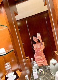 VIP TOP LADYBOY CAMSHOW / MEETINGS - Transsexual escort in Bangkok Photo 8 of 9