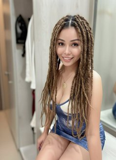 VIP TOP LADYBOY CAMSHOW / MEETINGS - Transsexual escort in Bangkok Photo 19 of 22