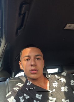 Vipbradleyx - Male escort in Dubai Photo 3 of 5