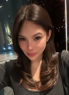 Viper - puta in Macao Photo 9 of 11