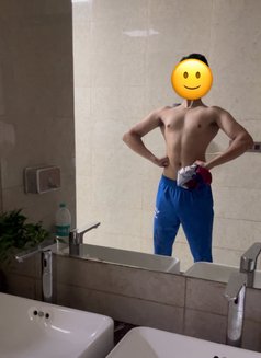 Viraj 6’3ft bodybuilder-only for females - Male escort in New Delhi Photo 5 of 6