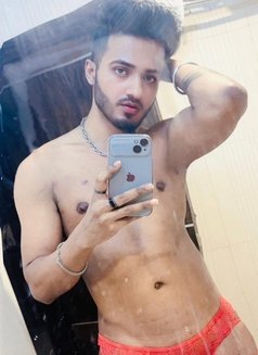 Viraj - Acompañantes masculino in Bangalore Photo 6 of 13