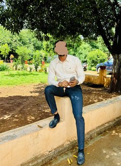 Viraj - Acompañantes masculino in Pune Photo 3 of 4