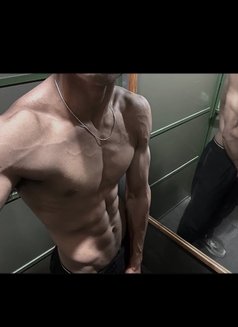 Virat - Acompañantes masculino in Agra Photo 3 of 4