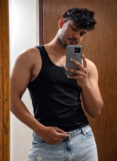 independent male escort Virat - Male escort in Gurgaon Photo 1 of 2